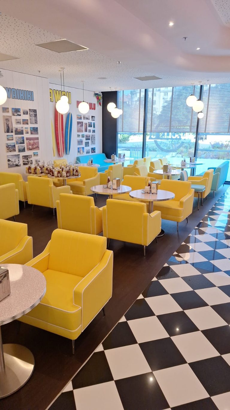 Holly_diner