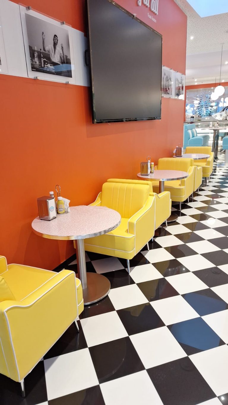 Holly_diner